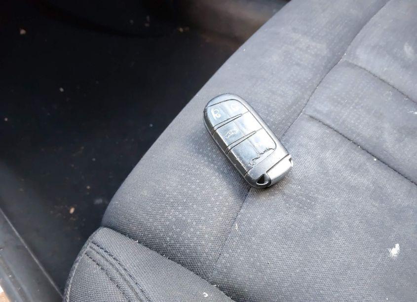 Photo 11 of 2015 Chrysler 200 LIMITED (VIN 1C3CCCAB9FN718488)