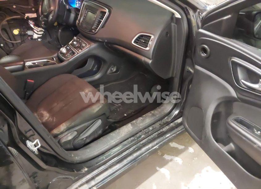 Photo 5 of 2015 Chrysler 200 LIMITED (VIN 1C3CCCAB9FN724632)