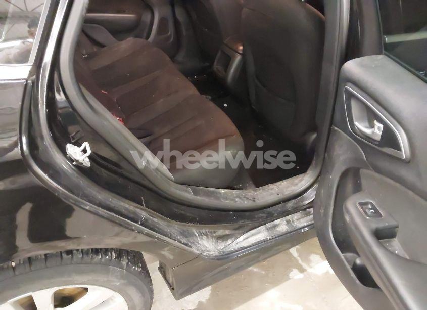 Photo 8 of 2015 Chrysler 200 LIMITED (VIN 1C3CCCAB9FN724632)