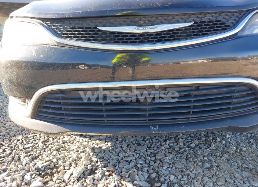 Photo 6 of 2015 Chrysler 200 LIMITED (VIN 1C3CCCAB9FN743259)