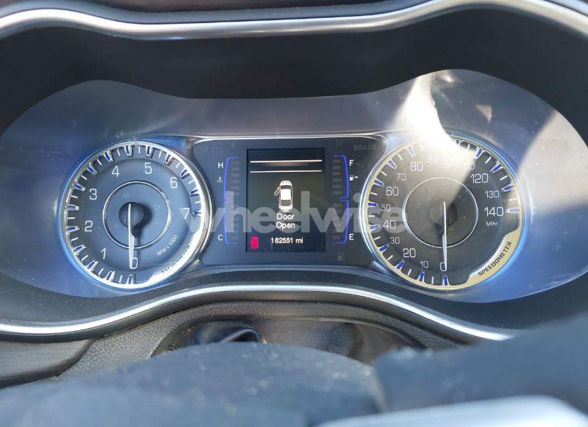 Photo 7 of 2015 Chrysler 200 LIMITED (VIN 1C3CCCAB9FN743259)