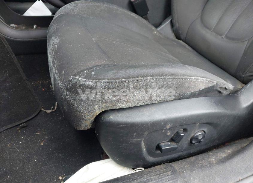 Photo 11 of 2015 Chrysler 200 LIMITED (VIN 1C3CCCAB9FN746176)