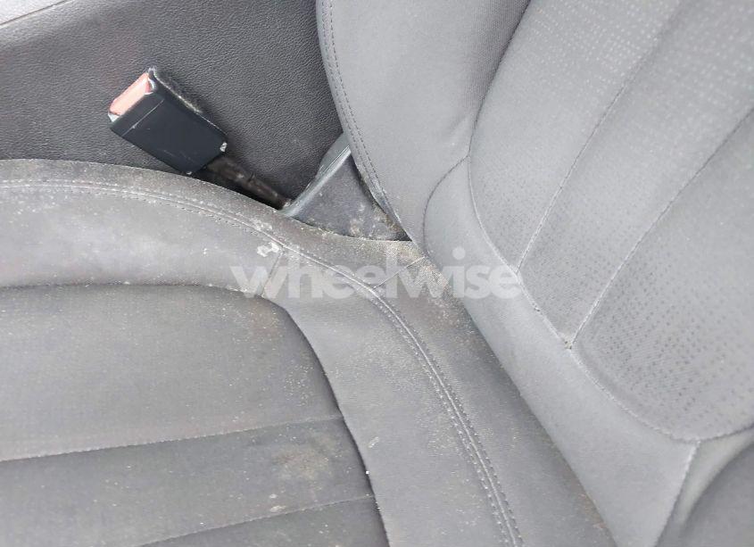 Photo 12 of 2015 Chrysler 200 LIMITED (VIN 1C3CCCAB9FN746176)