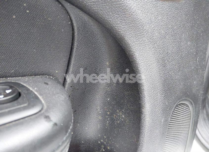 Photo 13 of 2015 Chrysler 200 LIMITED (VIN 1C3CCCAB9FN746176)