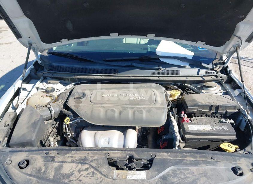 Photo 10 of 2015 Chrysler 200 LIMITED (VIN 1C3CCCAB9FN747960)