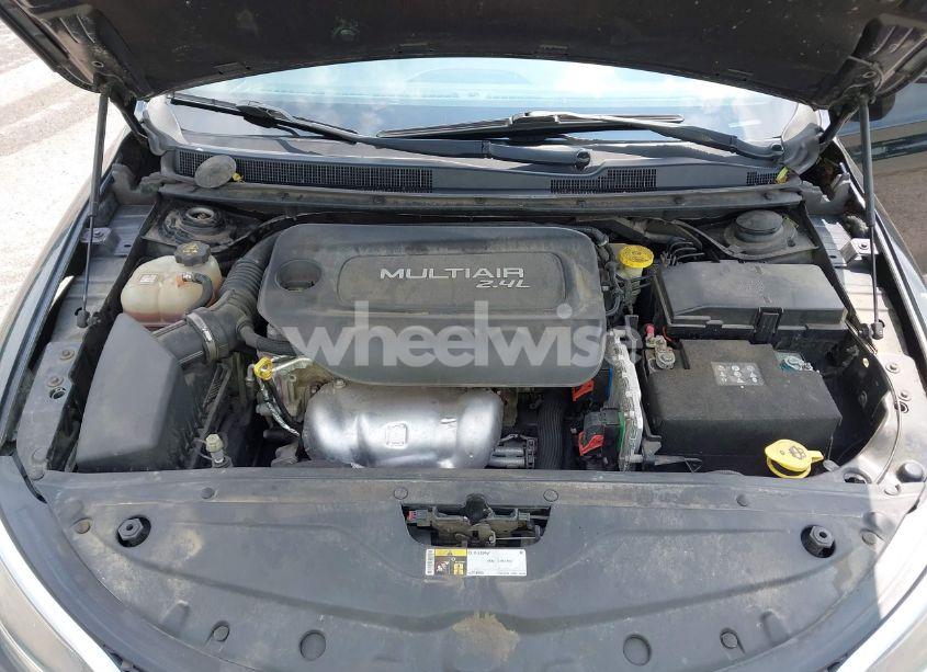 Photo 10 of 2015 Chrysler 200 LIMITED (VIN 1C3CCCAB9FN757257)