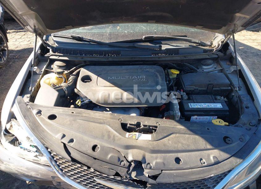 Photo 10 of 2016 Chrysler 200 (VIN 1C3CCCAB9GN107779)