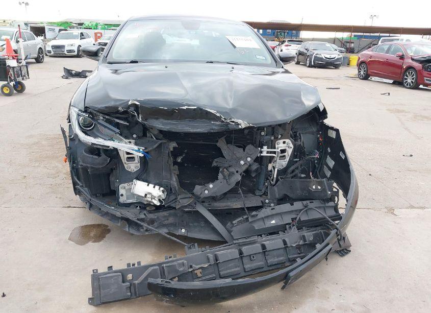 Photo 6 of 2016 Chrysler 200 LIMITED (VIN 1C3CCCAB9GN112741)