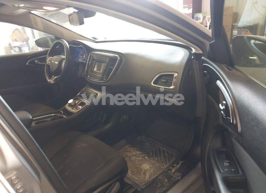 Photo 5 of 2016 Chrysler 200 LIMITED (VIN 1C3CCCAB9GN120421)