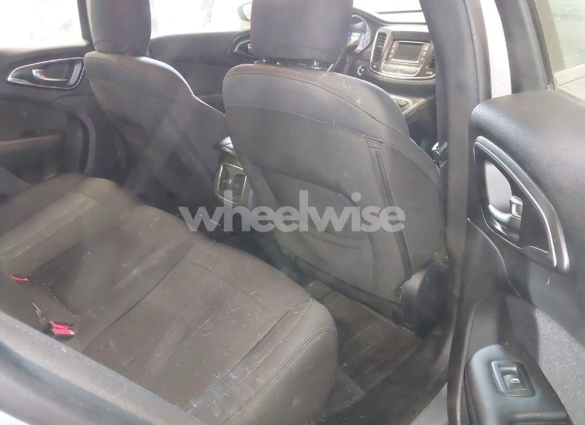 Photo 8 of 2016 Chrysler 200 LIMITED (VIN 1C3CCCAB9GN120421)