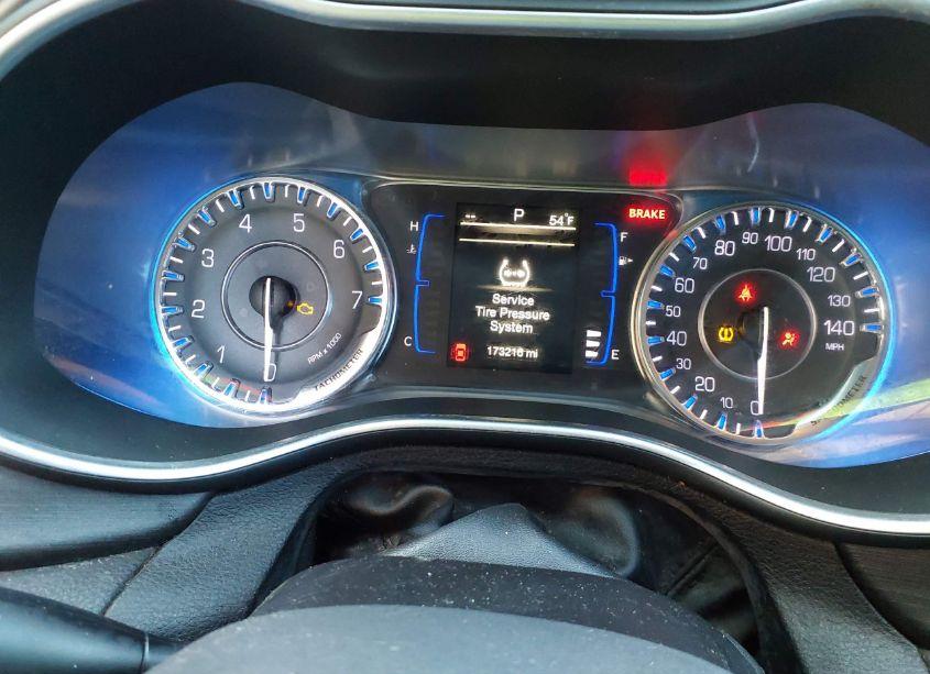 Photo 7 of 2016 Chrysler 200 LIMITED (VIN 1C3CCCAB9GN122055)