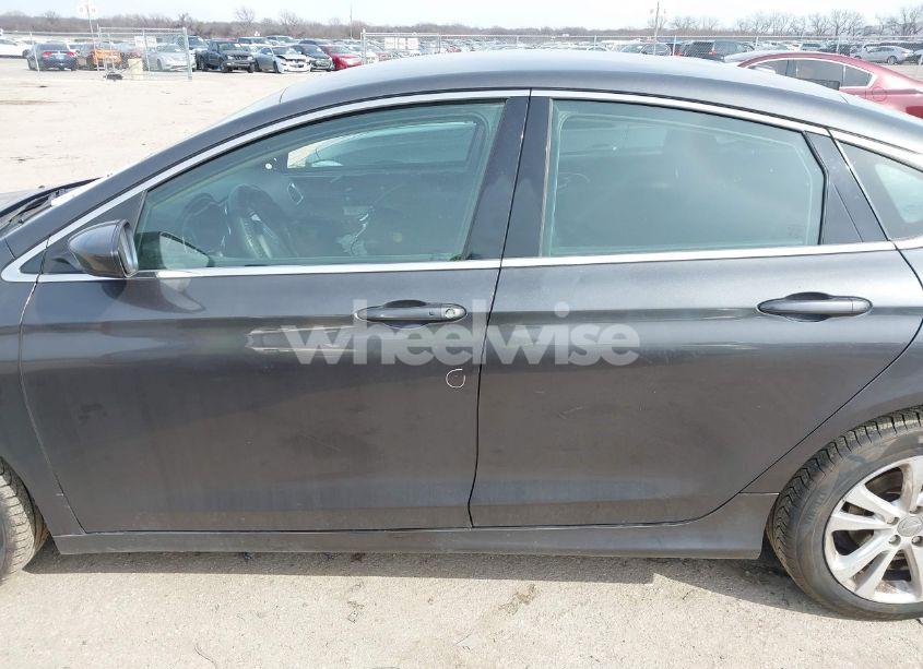 Photo 14 of 2016 Chrysler 200 LIMITED (VIN 1C3CCCAB9GN131984)