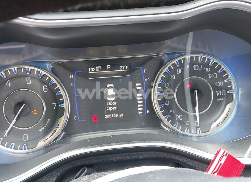 Photo 7 of 2016 Chrysler 200 LIMITED (VIN 1C3CCCAB9GN131984)