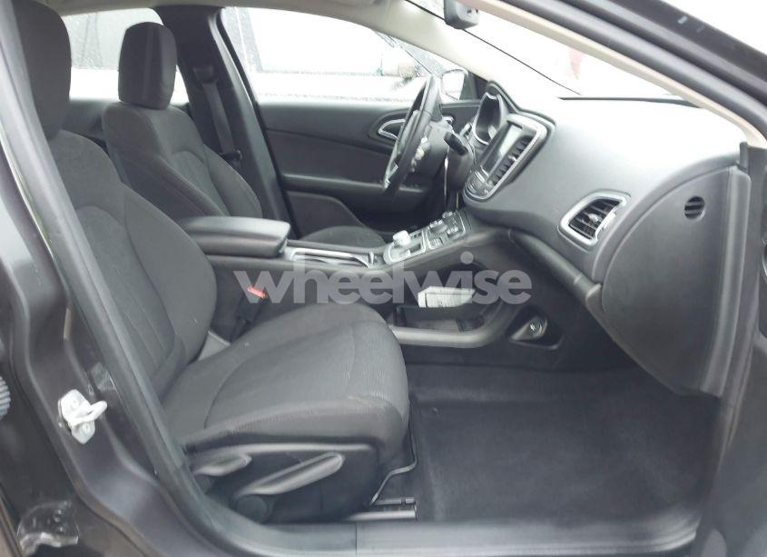 Photo 5 of 2016 Chrysler 200 LIMITED (VIN 1C3CCCAB9GN143150)