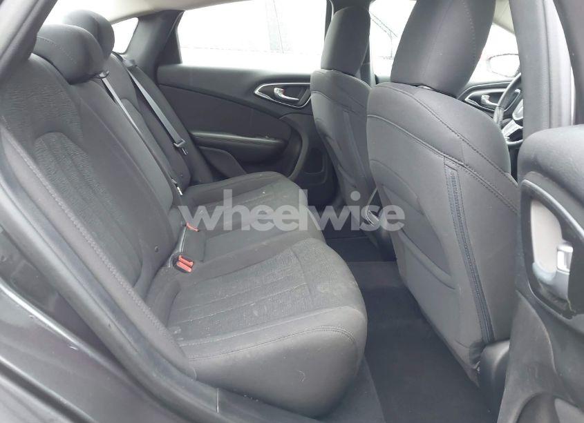 Photo 8 of 2016 Chrysler 200 LIMITED (VIN 1C3CCCAB9GN143150)
