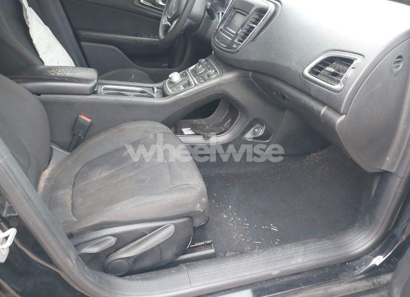 Photo 5 of 2016 Chrysler 200 LIMITED (VIN 1C3CCCAB9GN144394)