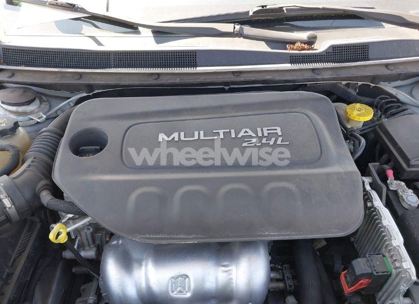 Photo 10 of 2016 Chrysler 200 LIMITED (VIN 1C3CCCAB9GN149529)