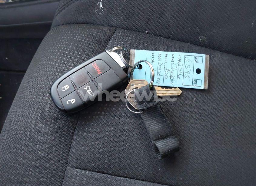 Photo 11 of 2016 Chrysler 200 LIMITED (VIN 1C3CCCAB9GN149529)