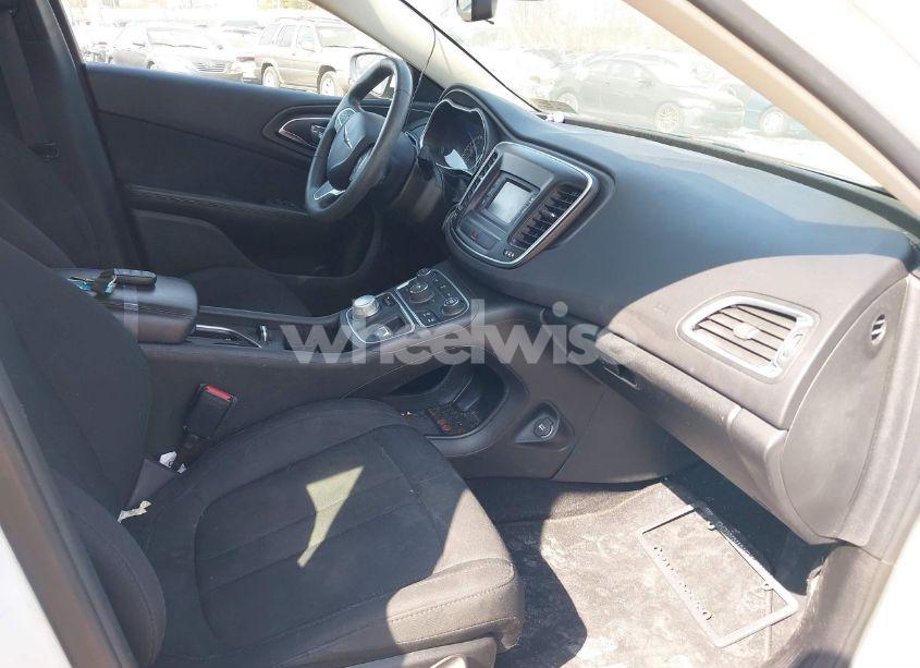 Photo 5 of 2016 Chrysler 200 LIMITED (VIN 1C3CCCAB9GN149529)