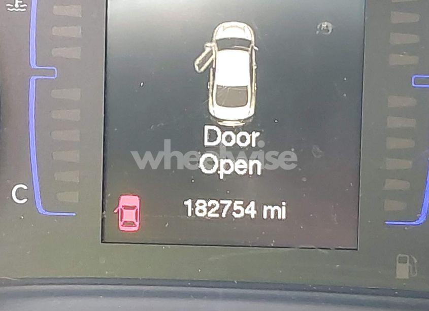 Photo 15 of 2016 Chrysler 200 LIMITED (VIN 1C3CCCAB9GN158120)