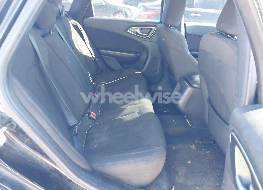 Photo 8 of 2016 Chrysler 200 LIMITED (VIN 1C3CCCAB9GN158120)