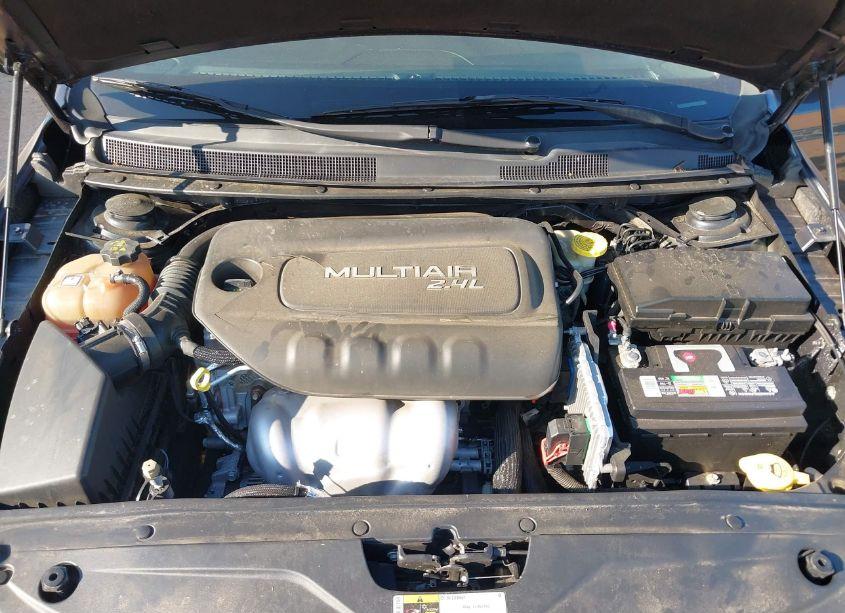 Photo 10 of 2016 Chrysler 200 LIMITED (VIN 1C3CCCAB9GN173006)