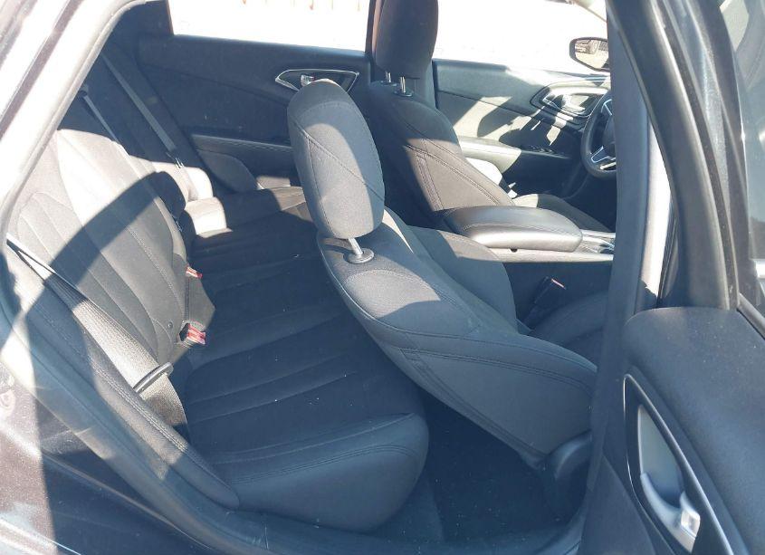 Photo 8 of 2016 Chrysler 200 LIMITED (VIN 1C3CCCAB9GN173006)