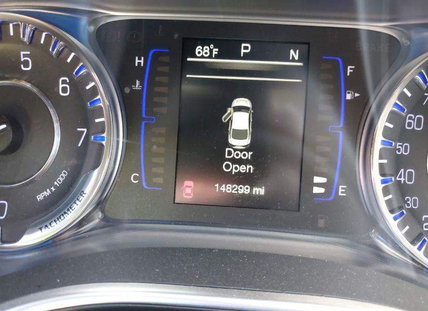 Photo 15 of 2016 Chrysler 200 LIMITED PLATINUM (VIN 1C3CCCAB9GN177086)