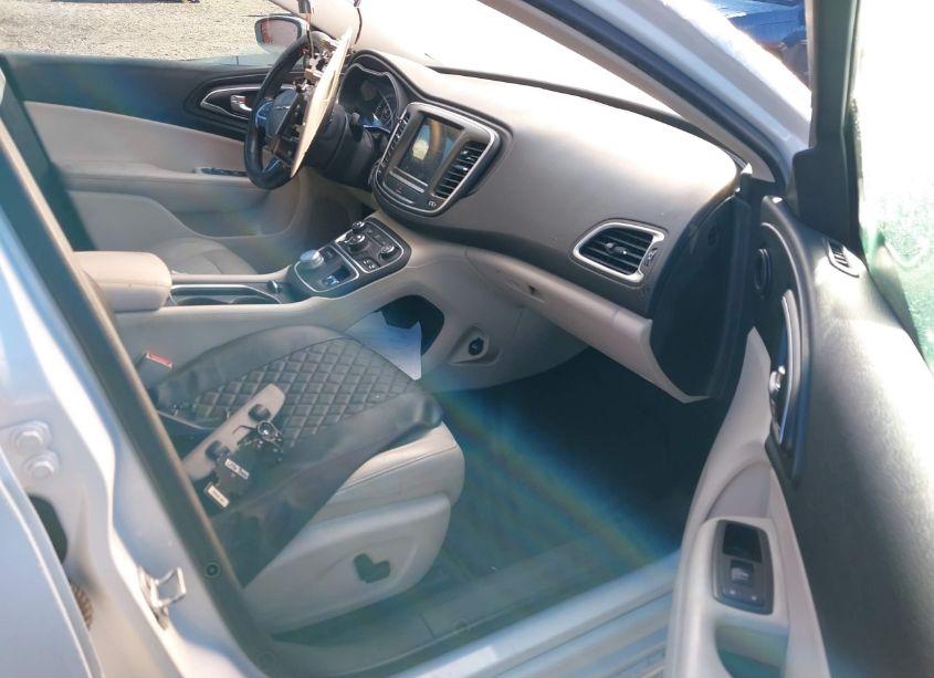 Photo 5 of 2016 Chrysler 200 LIMITED PLATINUM (VIN 1C3CCCAB9GN177086)