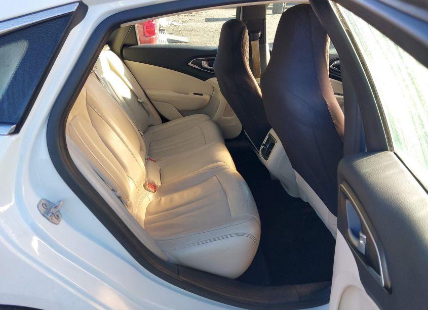 Photo 8 of 2016 Chrysler 200 LIMITED PLATINUM (VIN 1C3CCCAB9GN177086)