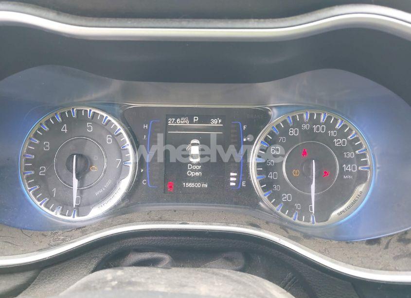 Photo 7 of 2015 Chrysler 200 LIMITED (VIN 1C3CCCABXFN503721)