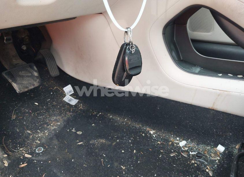 Photo 11 of 2015 Chrysler 200 LIMITED (VIN 1C3CCCABXFN568844)