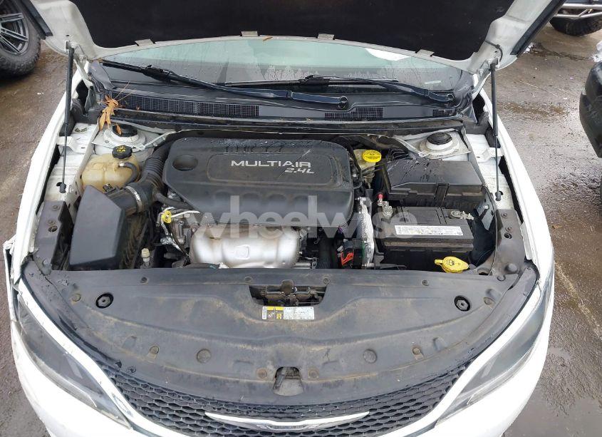 Photo 10 of 2015 Chrysler 200 LIMITED (VIN 1C3CCCABXFN575986)