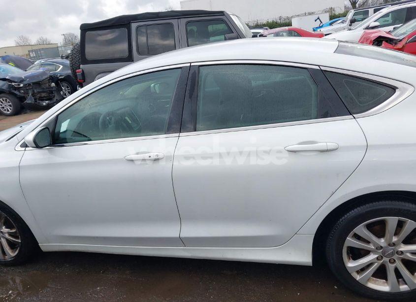 Photo 13 of 2015 Chrysler 200 LIMITED (VIN 1C3CCCABXFN575986)