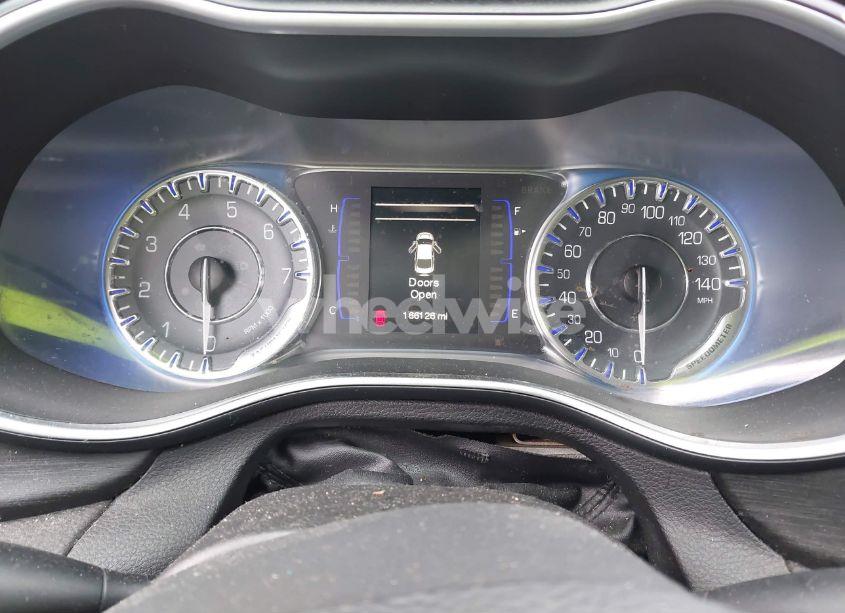 Photo 7 of 2015 Chrysler 200 LIMITED (VIN 1C3CCCABXFN575986)