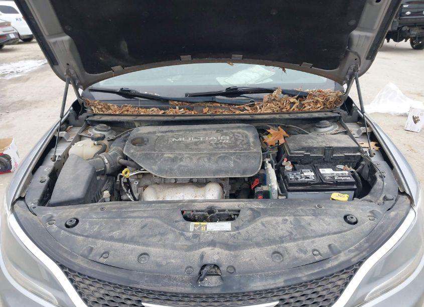 Photo 10 of 2015 Chrysler 200 LIMITED (VIN 1C3CCCABXFN581884)