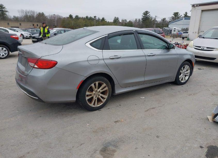 Photo 4 of 2015 Chrysler 200 LIMITED (VIN 1C3CCCABXFN581884)