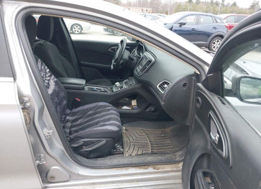 Photo 5 of 2015 Chrysler 200 LIMITED (VIN 1C3CCCABXFN581884)