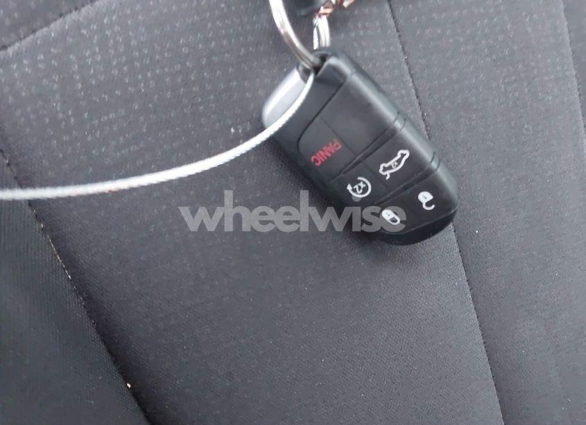 Photo 11 of 2015 Chrysler 200 LIMITED (VIN 1C3CCCABXFN586700)