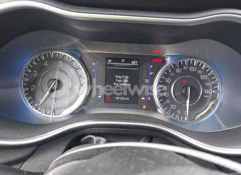 Photo 7 of 2015 Chrysler 200 LIMITED (VIN 1C3CCCABXFN598958)