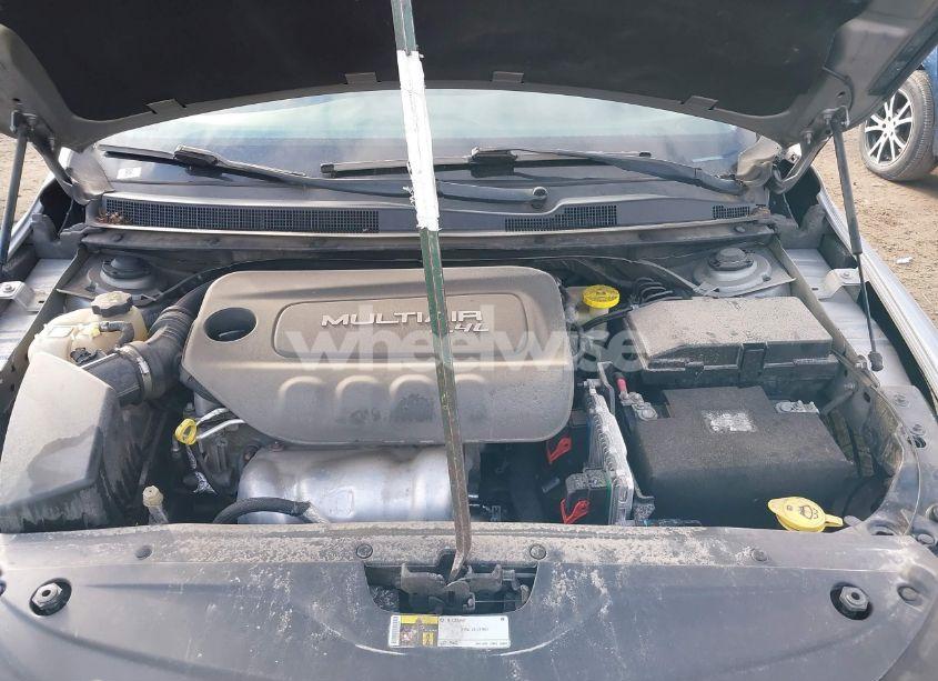 Photo 10 of 2015 Chrysler 200 LIMITED (VIN 1C3CCCABXFN602961)