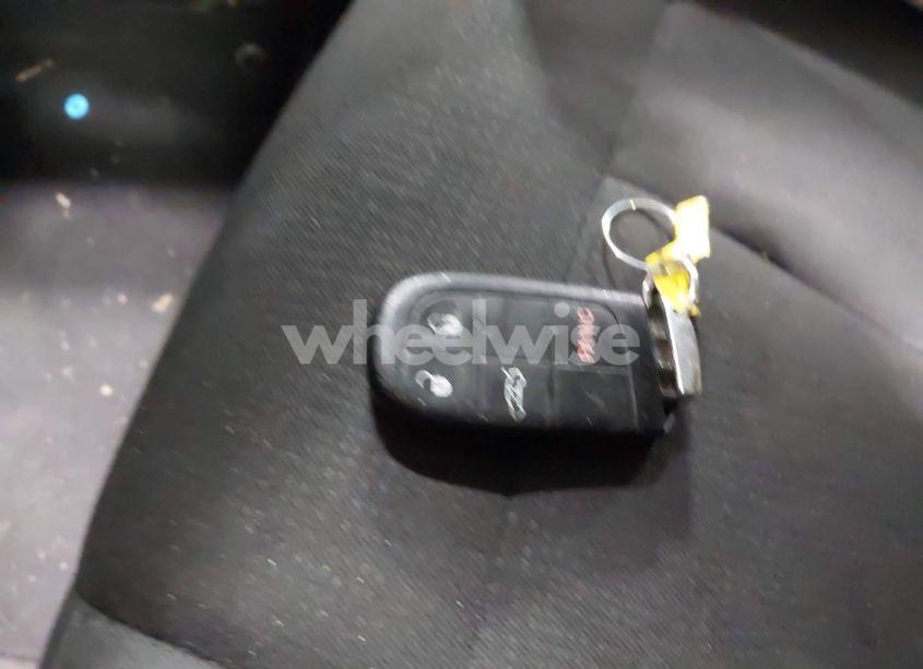 Photo 11 of 2015 Chrysler 200 LIMITED (VIN 1C3CCCABXFN619131)