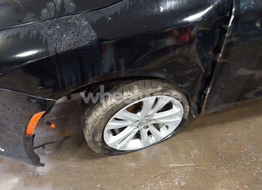 Photo 6 of 2015 Chrysler 200 LIMITED (VIN 1C3CCCABXFN619131)