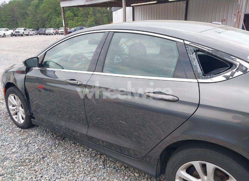 Photo 6 of 2015 Chrysler 200 LIMITED (VIN 1C3CCCABXFN632929)