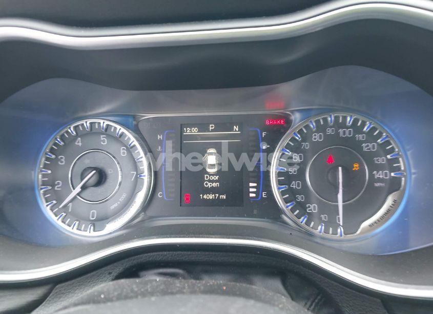 Photo 7 of 2015 Chrysler 200 LIMITED (VIN 1C3CCCABXFN632929)