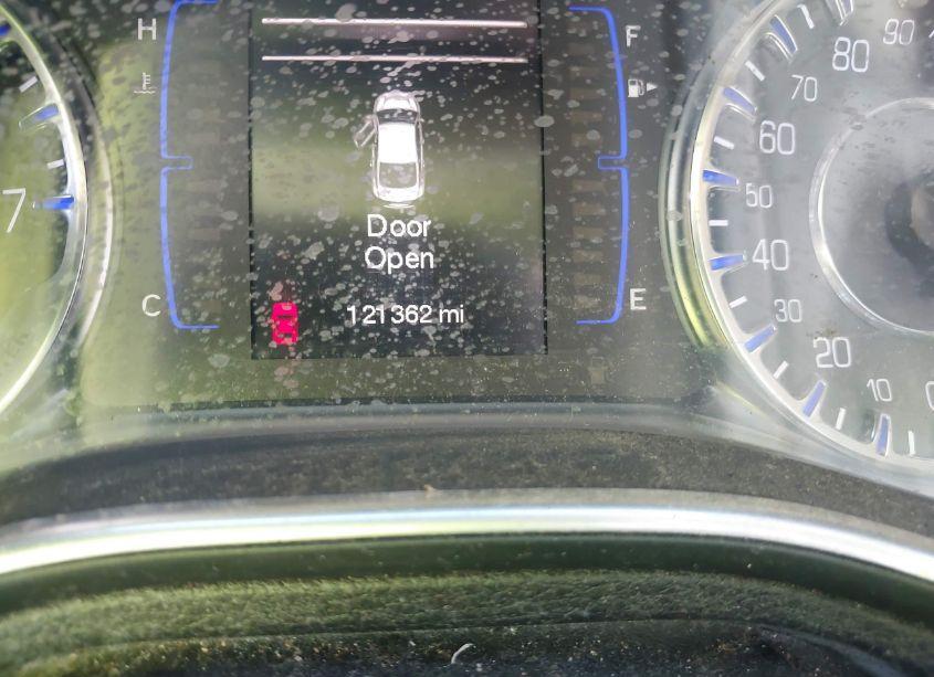 Photo 7 of 2015 Chrysler 200 LIMITED (VIN 1C3CCCABXFN654025)