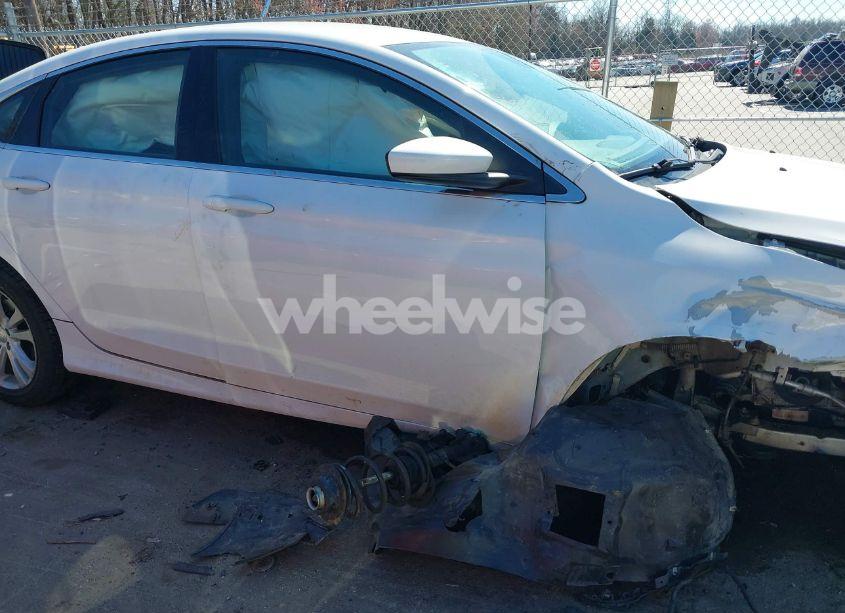 Photo 13 of 2015 Chrysler 200 LIMITED (VIN 1C3CCCABXFN661444)