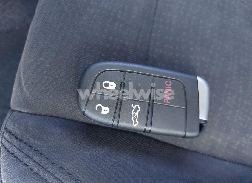 Photo 11 of 2015 Chrysler 200 LIMITED (VIN 1C3CCCABXFN680916)