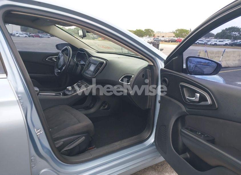 Photo 5 of 2015 Chrysler 200 LIMITED (VIN 1C3CCCABXFN680916)