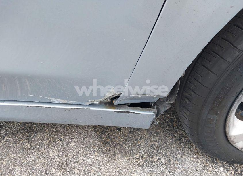 Photo 6 of 2015 Chrysler 200 LIMITED (VIN 1C3CCCABXFN680916)